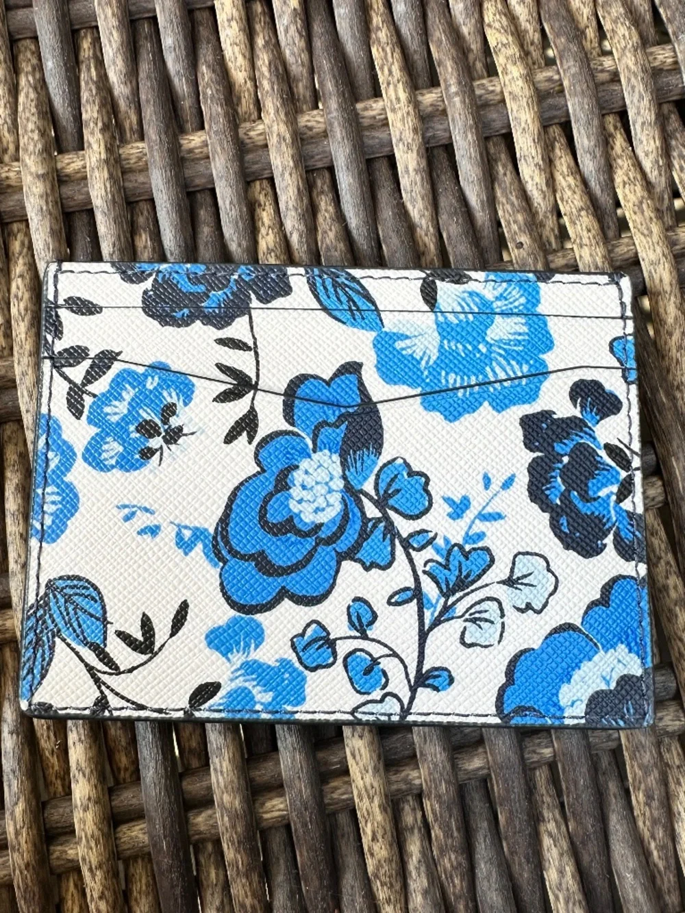 NWT Kate Spade Staci Floral Small Card Holder White Blue